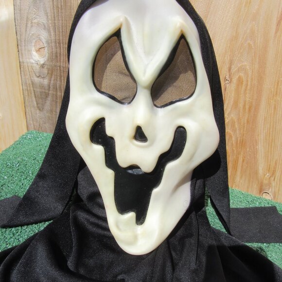 Vintage Easter Unlimited Inc Scream Smile Melt Halloween Mask Ghost Face - Picture 2 of 5